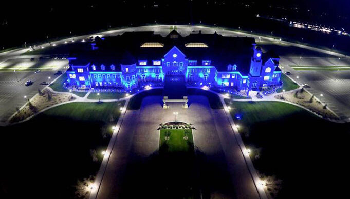 Melaleuca headquarters building flooded with blue lights to honor police