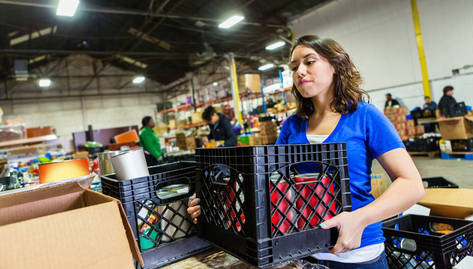 girl organiinge donations